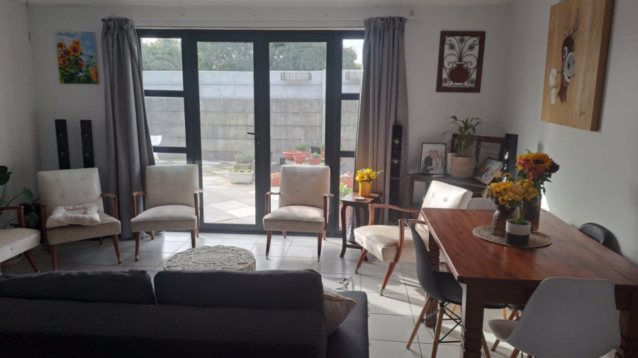 3 Bedroom Property for Sale in Loucharmante Western Cape